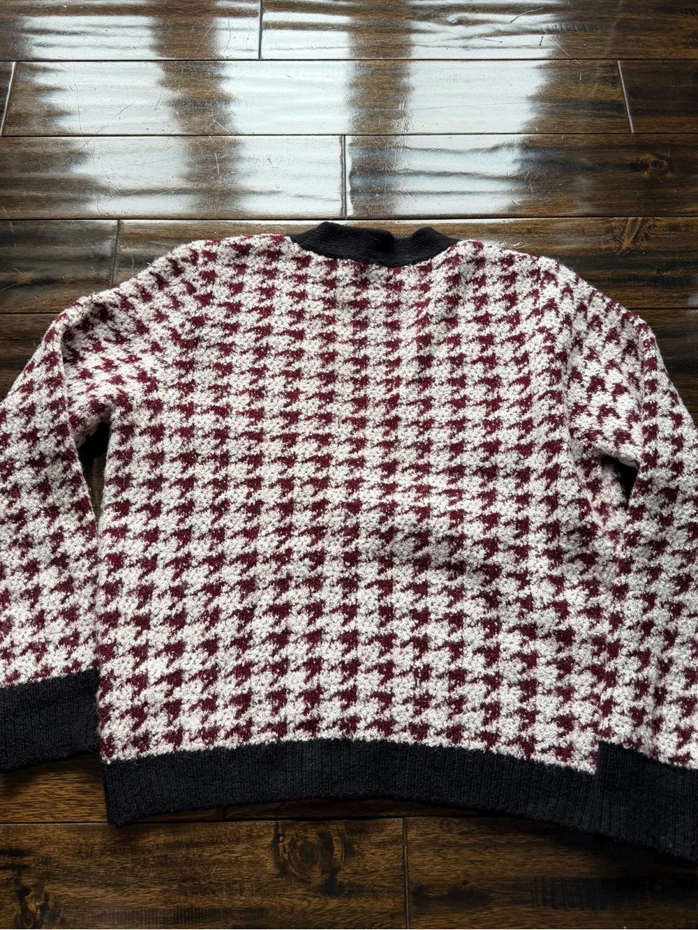Anthropologie Maeve Burgundy and White Houndstooth Button-Front Cardigan - Picture 4 of 7